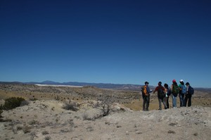 Helge_w_some_students_on_ridge